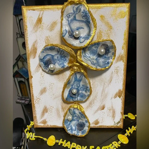 HANDMADE EASTER DECOUPAGE OYSTER SHELL CROSS. - Picture 12 of 13